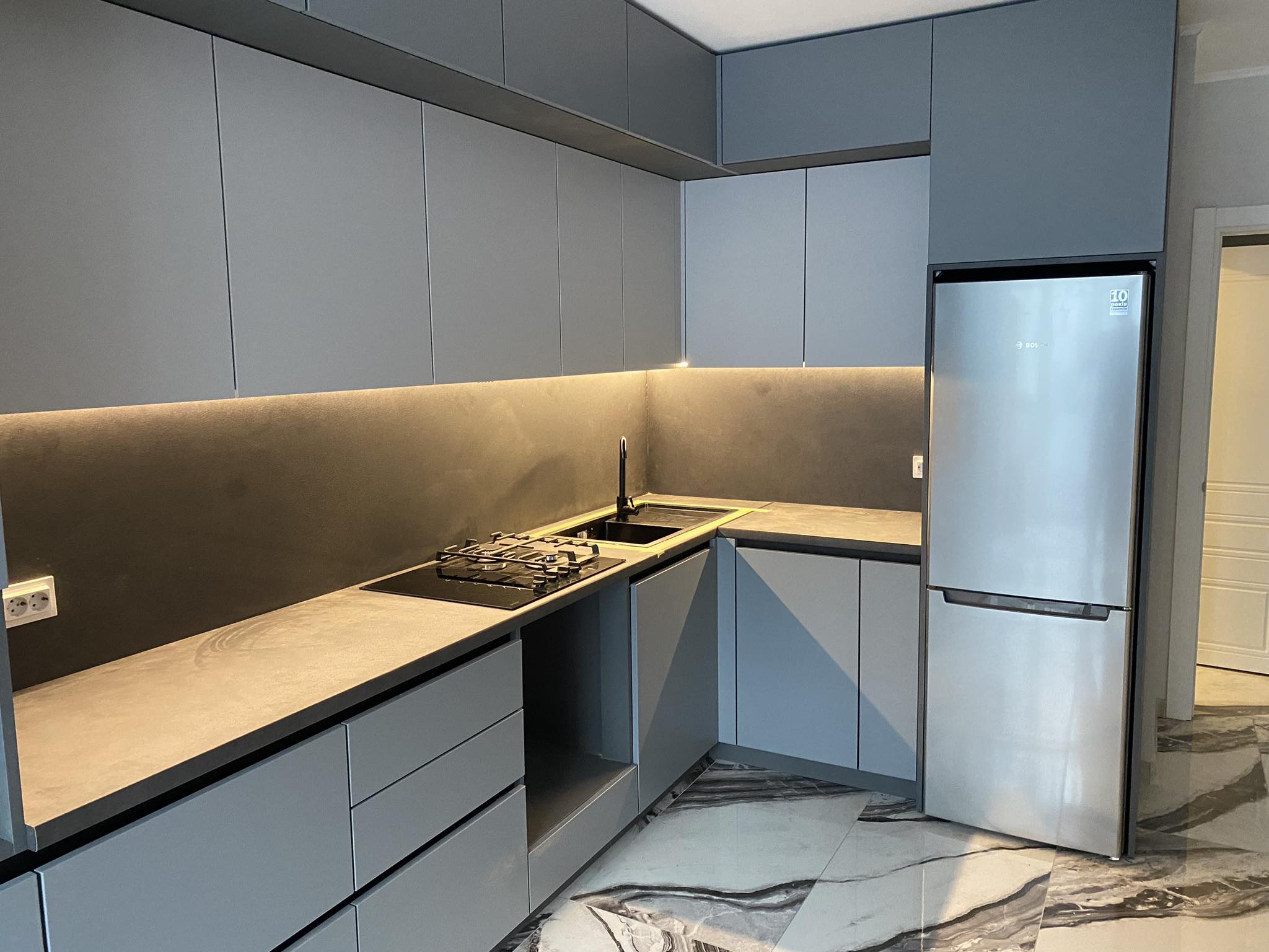 Cooking in Paradise: Dream Kitchen Stories