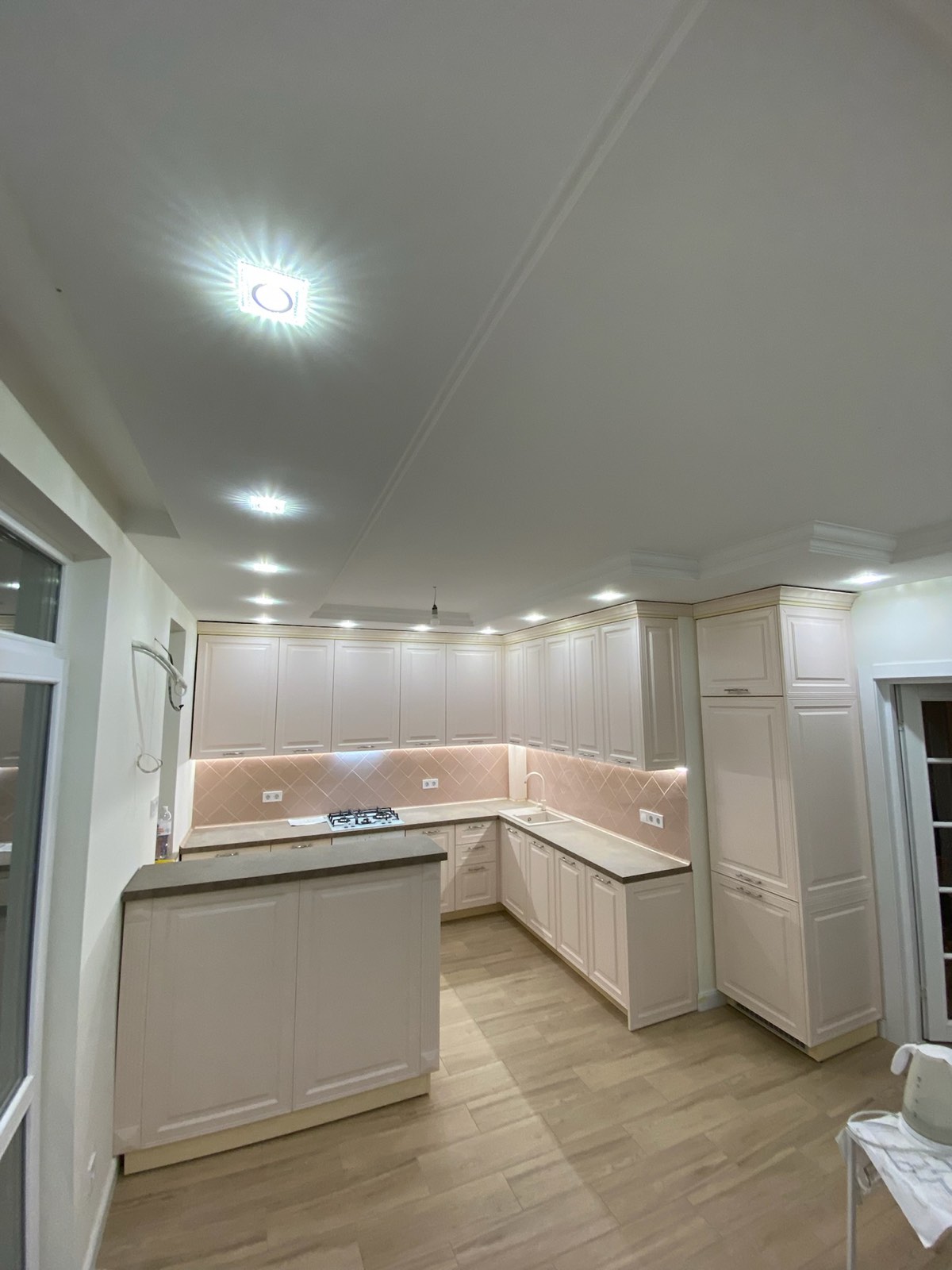 Custom Comfort: Crafting Dream Kitchens